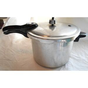 Presto 6 Qt Pressure Cooker Model 01264 with Trivet and Jiggler Works Seals Alum